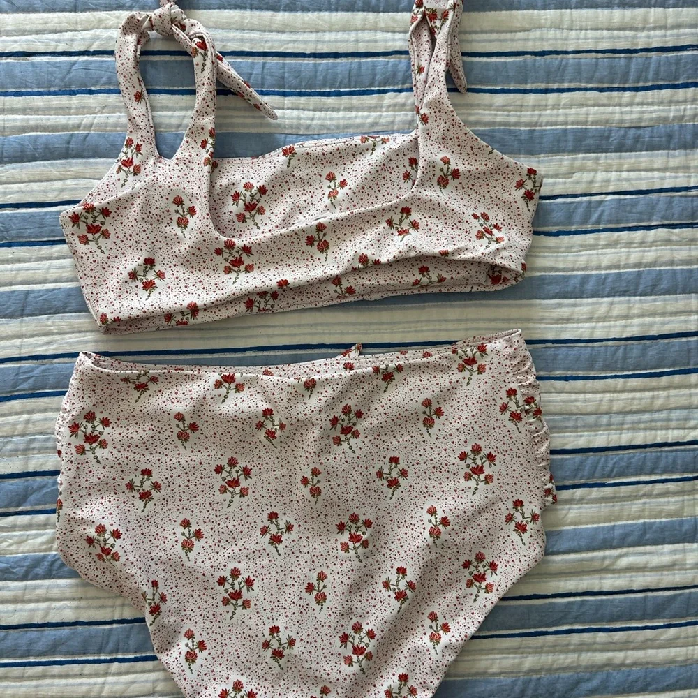 Minnow Swin Bikini Top and High Waisted Bottoms - Picture 4 of 4